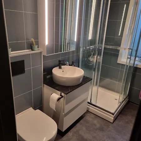 Spacious And With A Private Garden, Free Parking And Free Ev Recharging Stavanger
