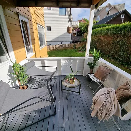 Spacious And With A Private Garden, Free Parking And Free Ev Recharging Apartamento Stavanger