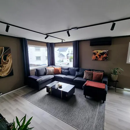 Spacious And With A Private Garden, Free Parking And Free Ev Recharging