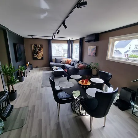 Spacious And With A Private Garden, Free Parking And Free Ev Recharging Leilighet