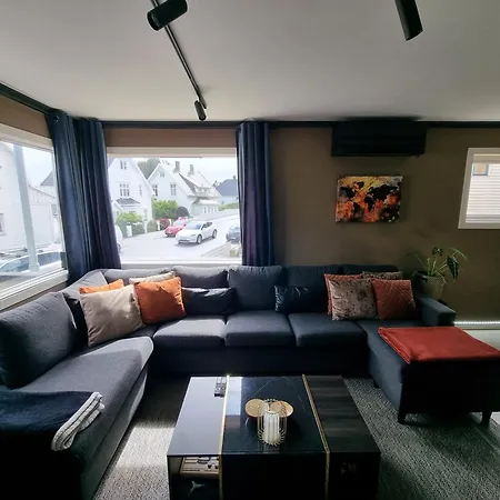 Spacious And With A Private Garden, Free Parking And Free Ev Recharging Apartamento