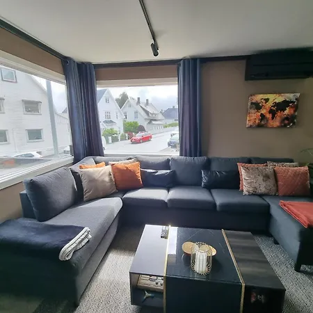Apartamento Spacious And With A Private Garden, Free Parking And Free Ev Recharging Stavanger