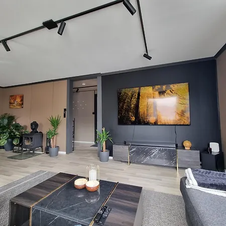 Leilighet Spacious And With A Private Garden, Free Parking And Free Ev Recharging Stavanger