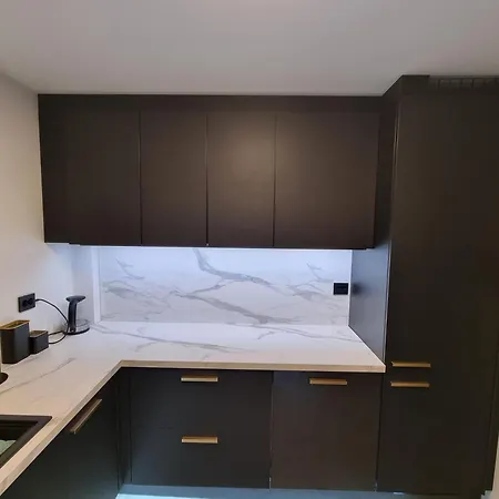 Apartamento Spacious And With A Private Garden, Free Parking And Free Ev Recharging Stavanger