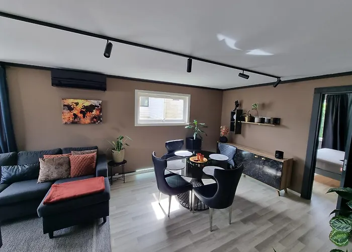 Spacious And With A Private Garden, Free Parking And Free Ev Recharging Leilighet *