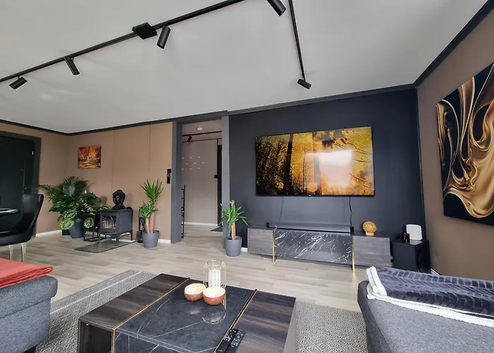 Leilighet Spacious And With A Private Garden, Free Parking And Free Ev Recharging Stavanger