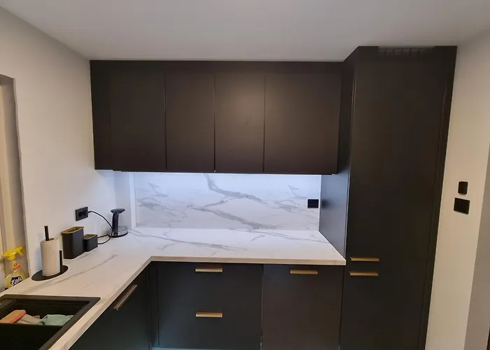 Leilighet Spacious And With A Private Garden, Free Parking And Free Ev Recharging Stavanger