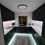 Spacious And With A Private Garden, Free Parking And Free Ev Recharging 스타방에르