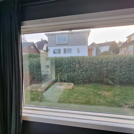 Apartmán Spacious And With A Private Garden, Free Parking And Free Ev Recharging *