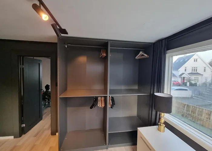 Spacious And With A Private Garden, Free Parking And Free Ev Recharging Apartamento *