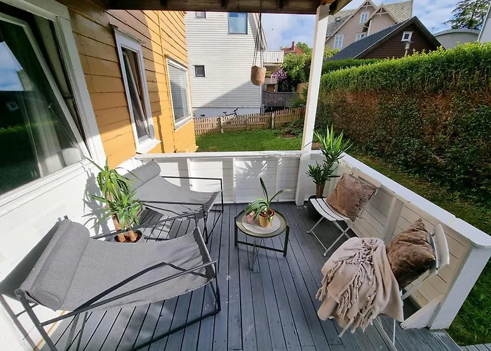 Spacious And With A Private Garden, Free Parking And Free Ev Recharging Apartmán Stavanger