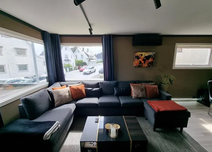 Spacious And With A Private Garden, Free Parking And Free Ev Recharging Apartment