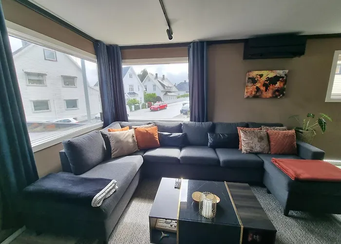 Apartment Spacious And With A Private Garden, Free Parking And Free Ev Recharging Stavanger