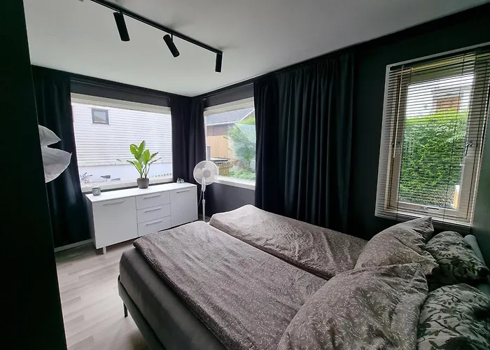 Spacious And With A Private Garden, Free Parking And Free Ev Recharging *